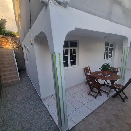 Apartamento Féfé Vieux-Habitants Exterior foto