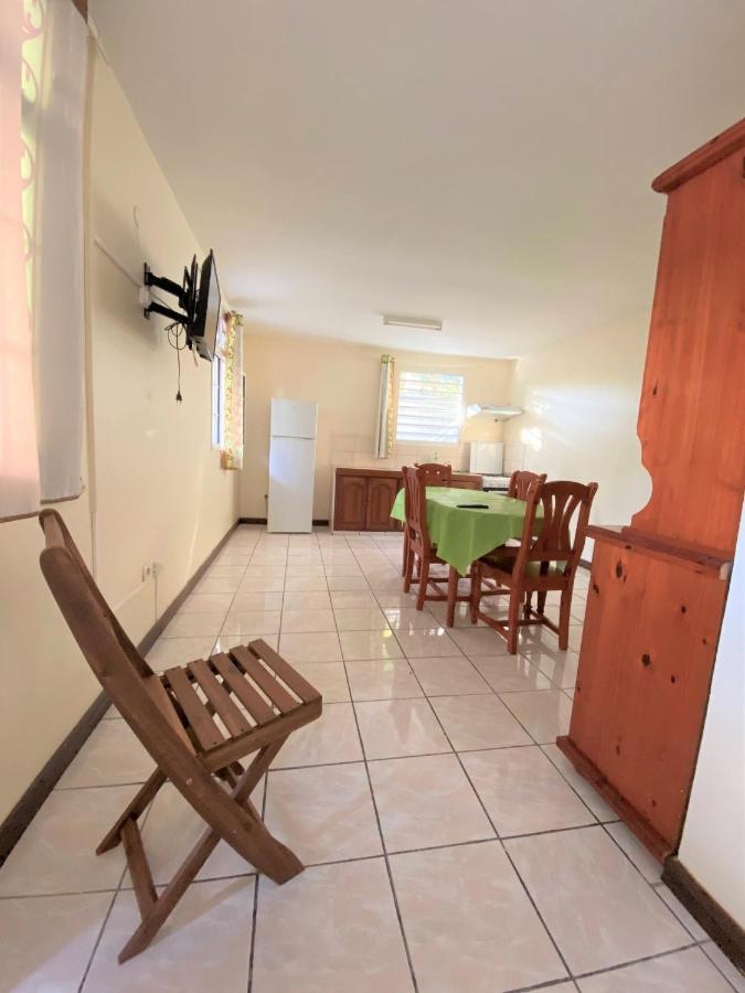Apartamento Féfé Vieux-Habitants Exterior foto